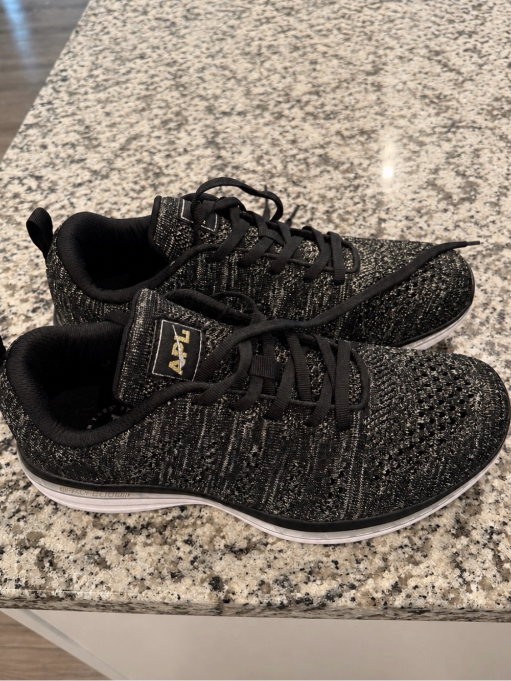APL shoes nwot